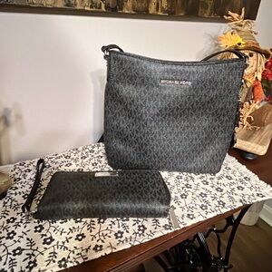 Michael Kors LG Black Messenger Crossbody Bag with Matching Zipper Wallet